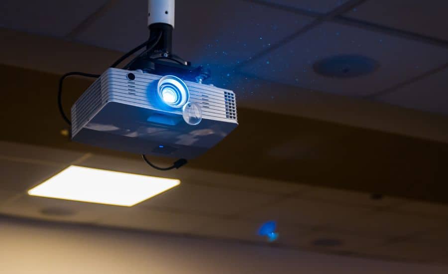 do projectors emit blue light